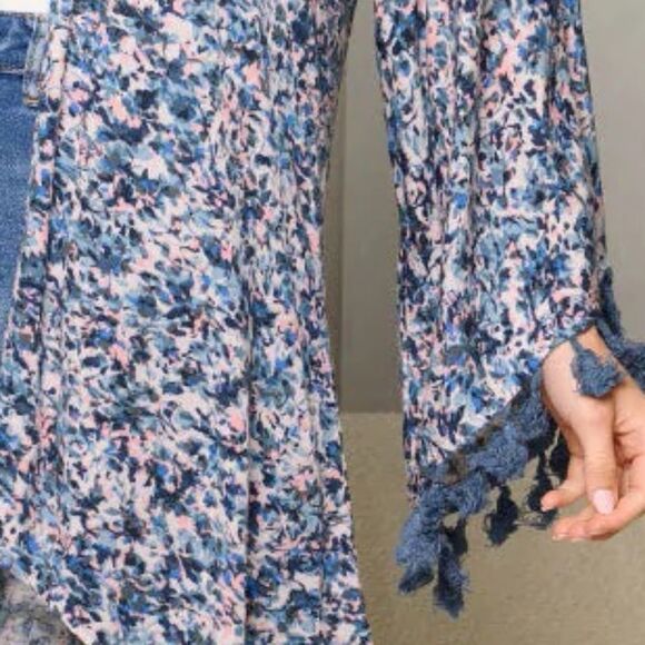 NEW! Beautiful Boho Bell Sleeves Long Open Front Blue Mute Floral Kimono Duster - Picture 4 of 4